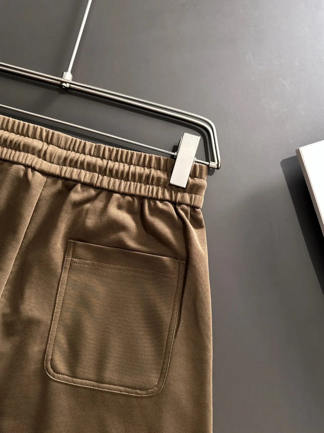 Next day delivery P300 High-end goods Big Goose 2025 new summer elastic band casual shorts, counter-customized fabrics, high breathability and comfort, impeccable details, brand element design concept, reflecting high quality. It feels delicate and soft! It presents a casual cut and the upper body shape is great! Size: M-4XL
